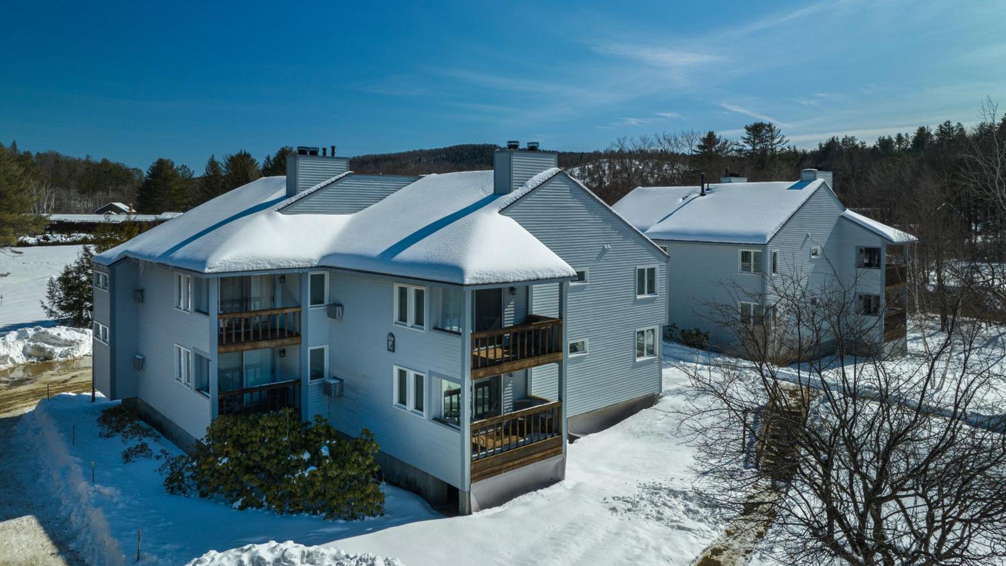 לדלו Okemo Mountain Lodging מראה חיצוני תמונה