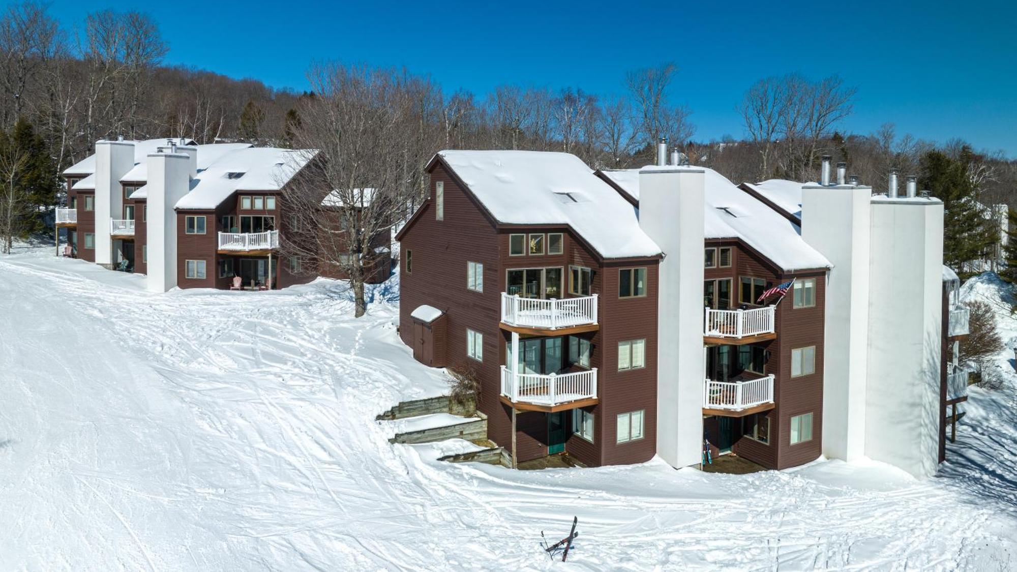 לדלו Okemo Mountain Lodging מראה חיצוני תמונה